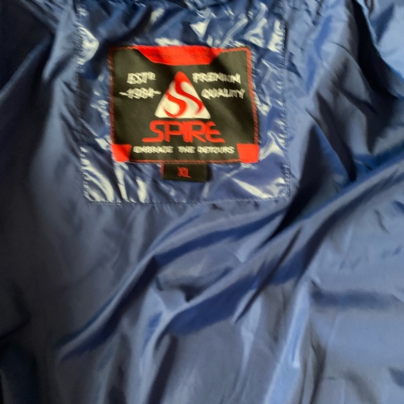 MOVING SALE 🎊 Puffy coat worn once zip up one flaw ink marks see all pictures - Picture 4 of 8